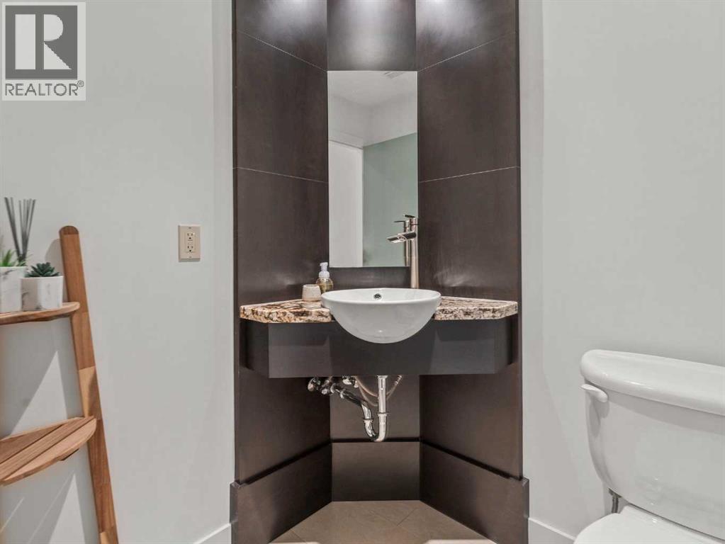 Single Family House 4 Level for Sale in  Point Mckay Road NW Point McKay Calgary 