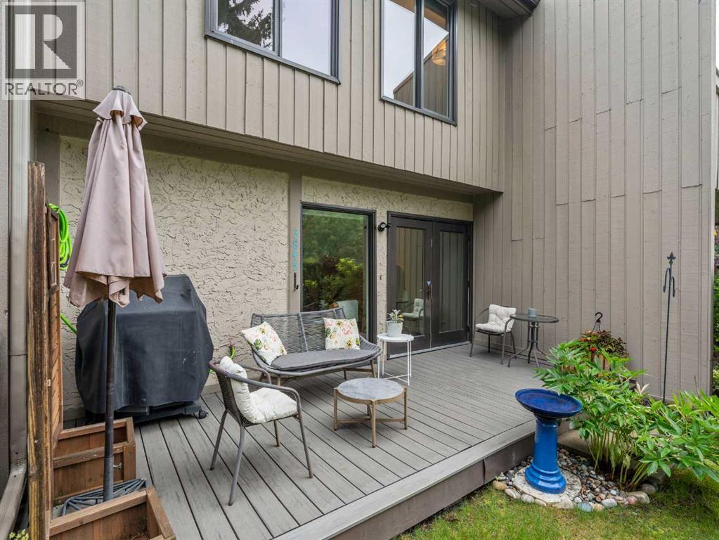 Single Family House 4 Level for Sale in  Point Mckay Road NW Point McKay Calgary 