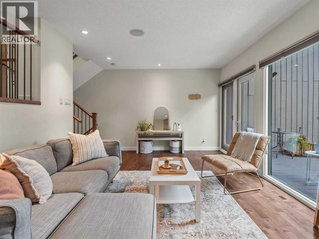 Single Family House 4 Level for Sale in  Point Mckay Road NW Point McKay Calgary 