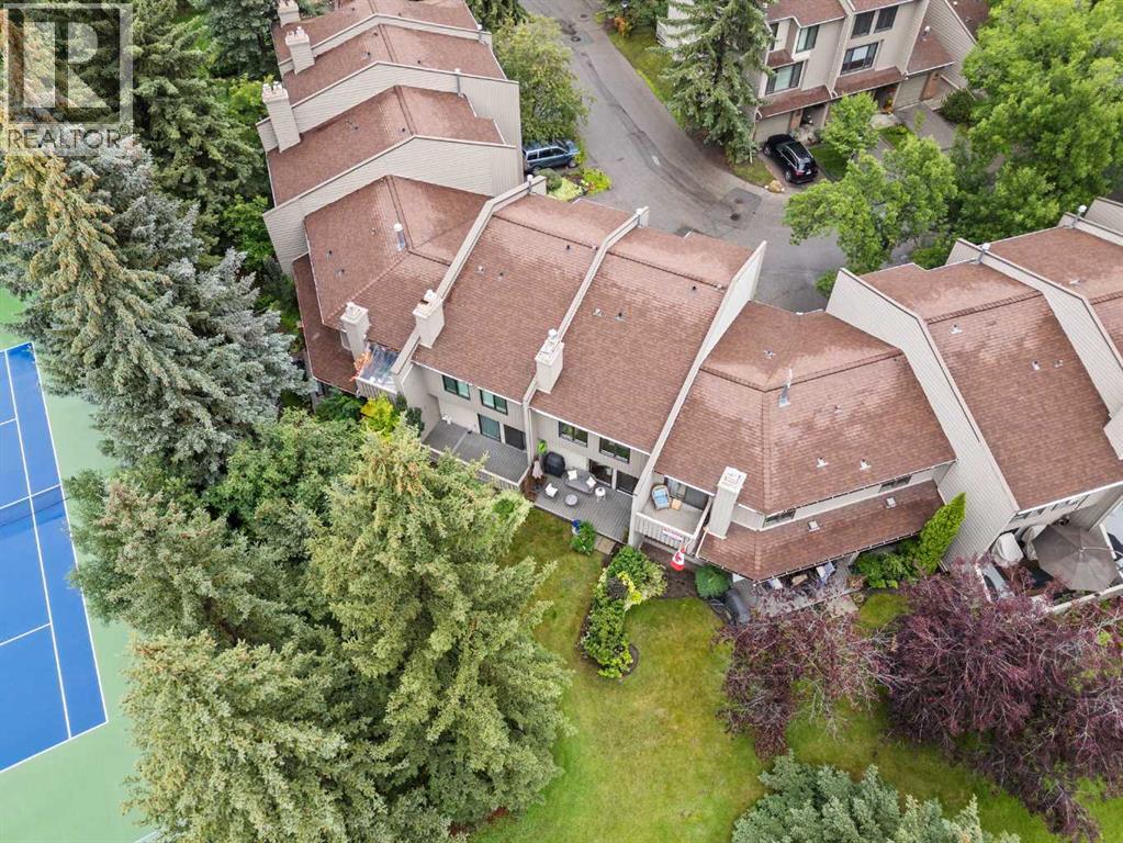 Single Family House 4 Level for Sale in  Point Mckay Road NW Point McKay Calgary 