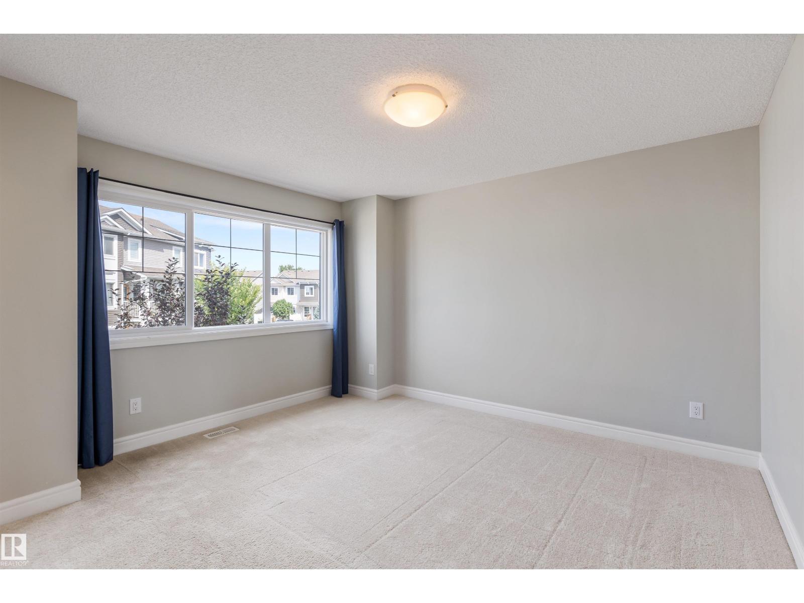 Photo 14 of 4 330 Bulyea Rd Nw, Edmonton AB