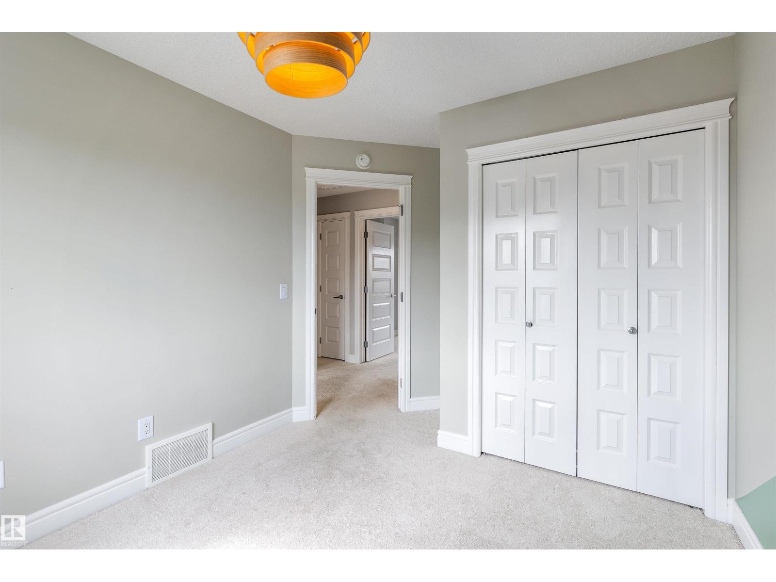 Photo 15 of 4 330 Bulyea Rd Nw, Edmonton AB