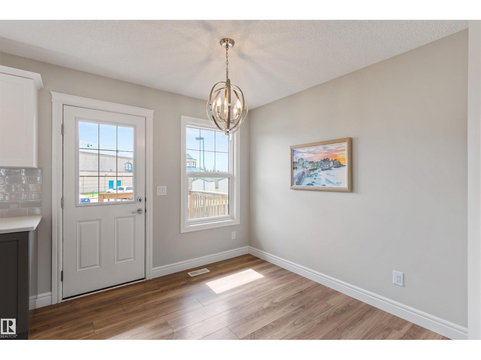 Photo 17 of 4 330 Bulyea Rd Nw, Edmonton AB