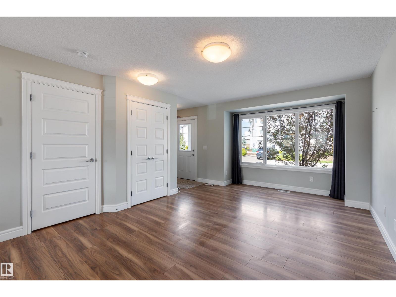 Photo 8 of 4 330 Bulyea Rd Nw, Edmonton AB