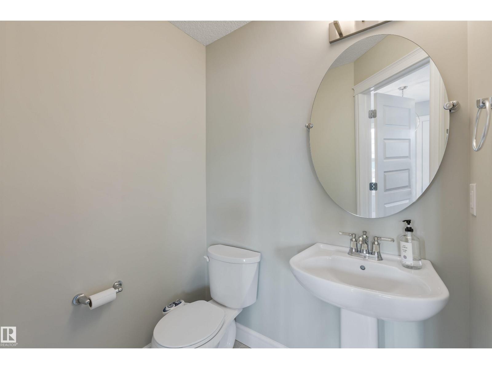 Photo 16 of 4 330 Bulyea Rd Nw, Edmonton AB