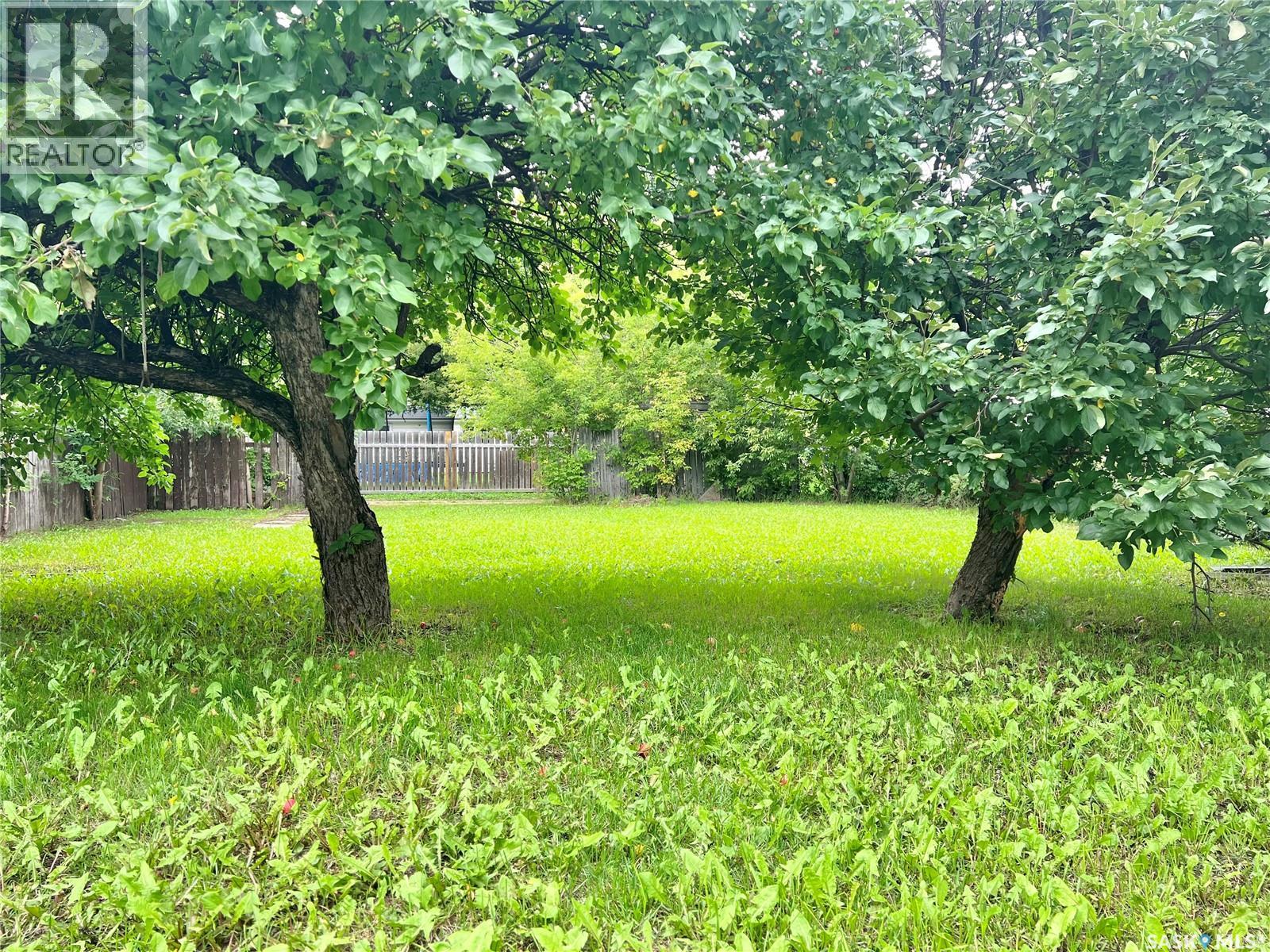 211 2nd AVENUE S - Photo 5 of 29, Melfort, Saskatchewan