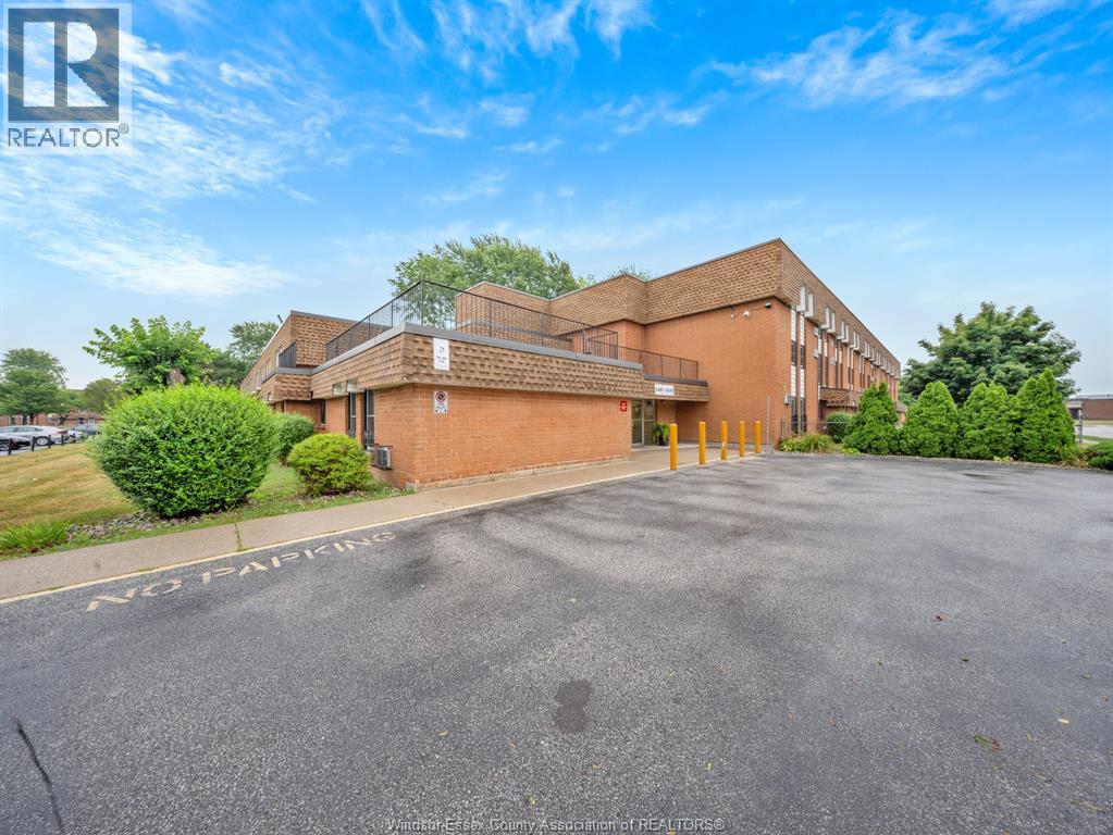 Photo 4 of 6211 Thornberry Crescent Unit 250, Windsor ON