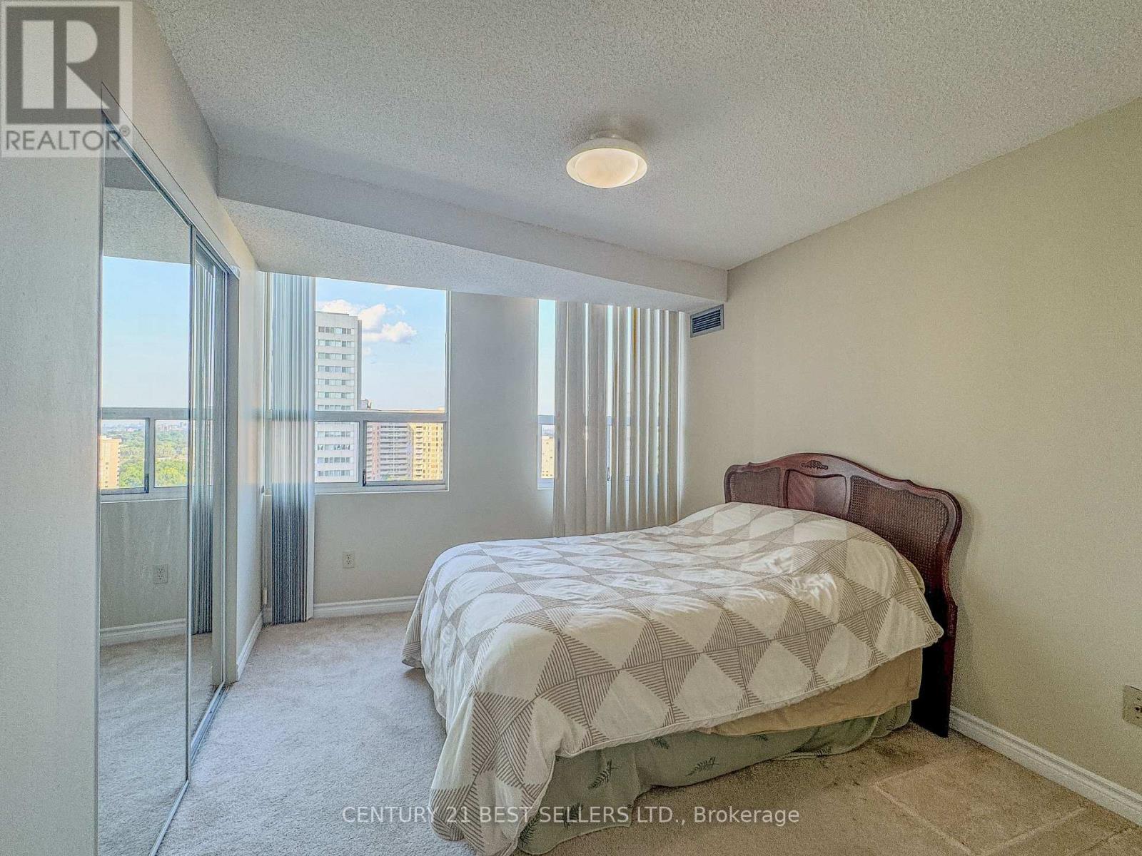 Photo 8 of 1803 3650 Kaneff Crescent, Mississauga ON