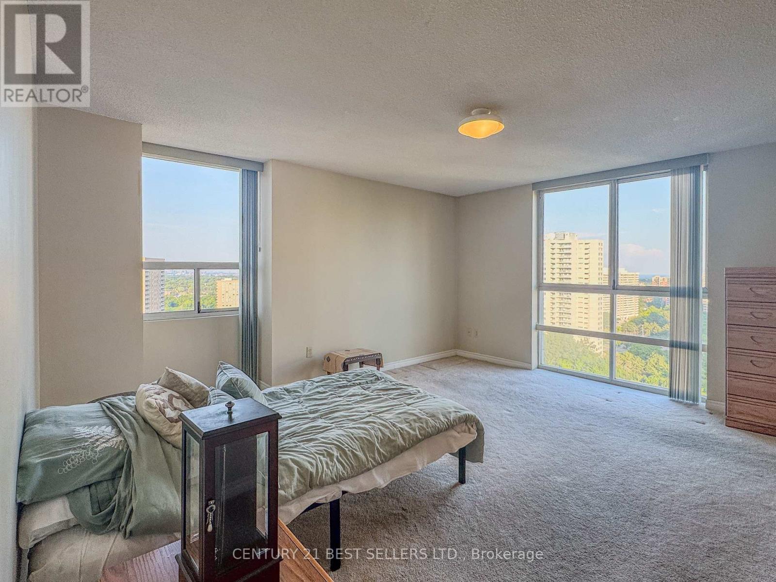 Photo 12 of 1803 3650 Kaneff Crescent, Mississauga ON