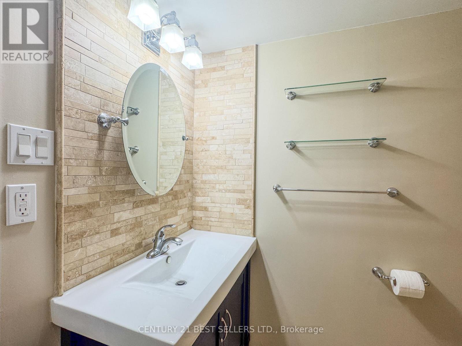 Photo 28 of 1803 3650 Kaneff Crescent, Mississauga ON