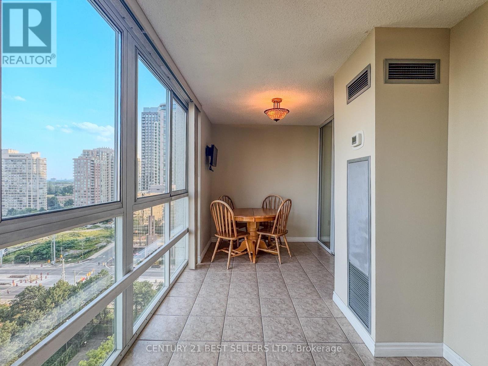 Photo 7 of 1803 3650 Kaneff Crescent, Mississauga ON