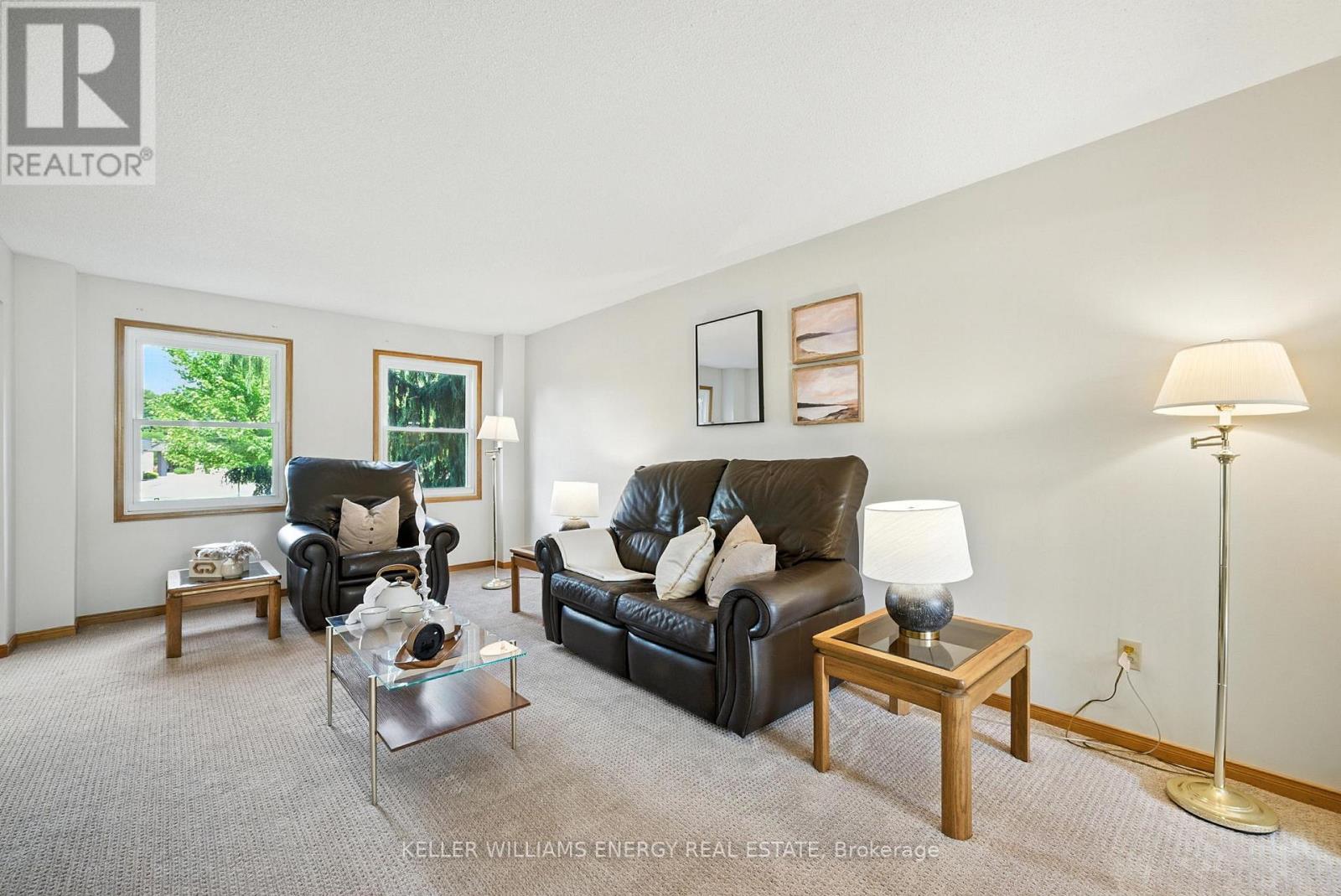 Photo 27 of 49 Cairns Drive, Markham ON