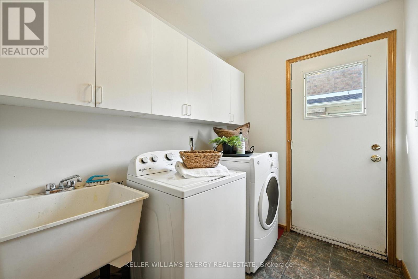 Photo 43 of 49 Cairns Drive, Markham ON