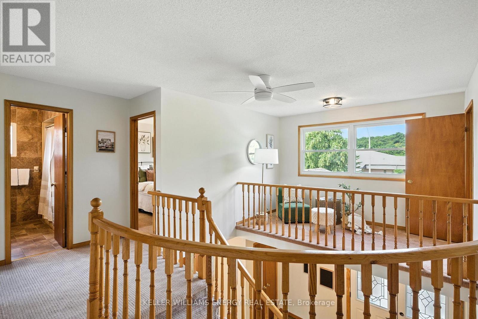 Photo 5 of 49 Cairns Drive, Markham ON
