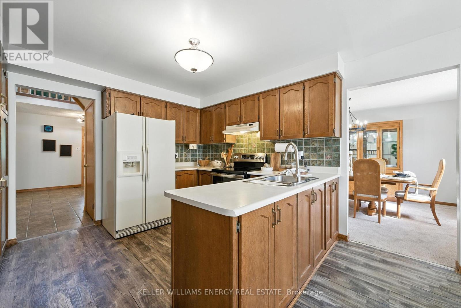 Photo 23 of 49 Cairns Drive, Markham ON