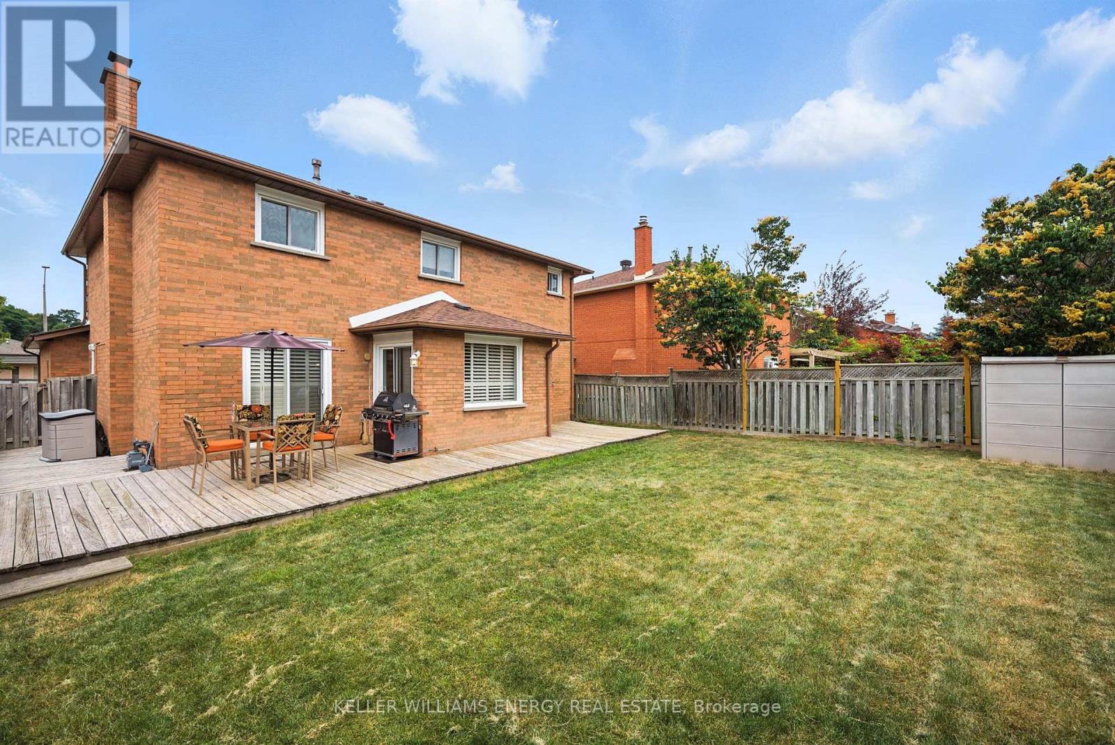 Photo 25 of 49 Cairns Drive, Markham ON