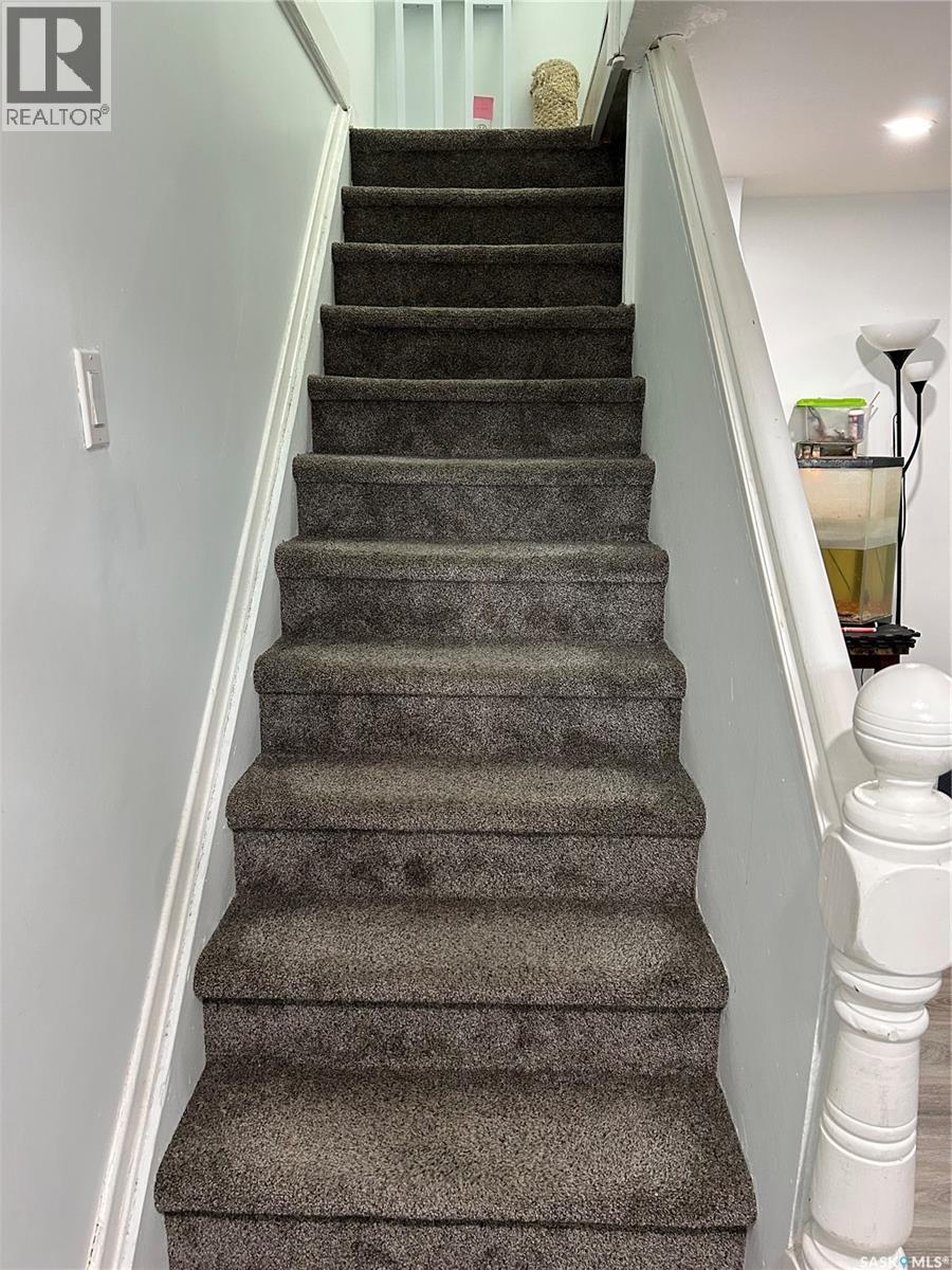 Photo 6 of 1121 2nd Street, Estevan SK