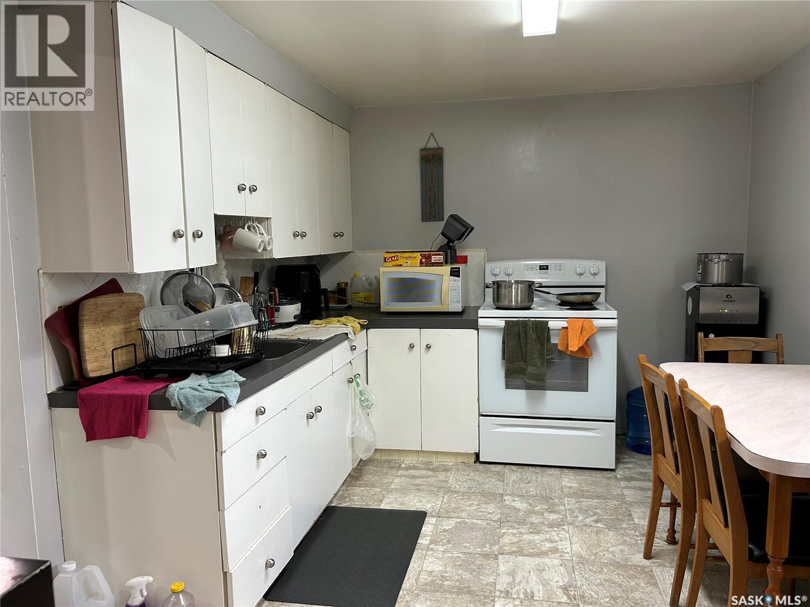 Photo 14 of 1121 2nd Street, Estevan SK