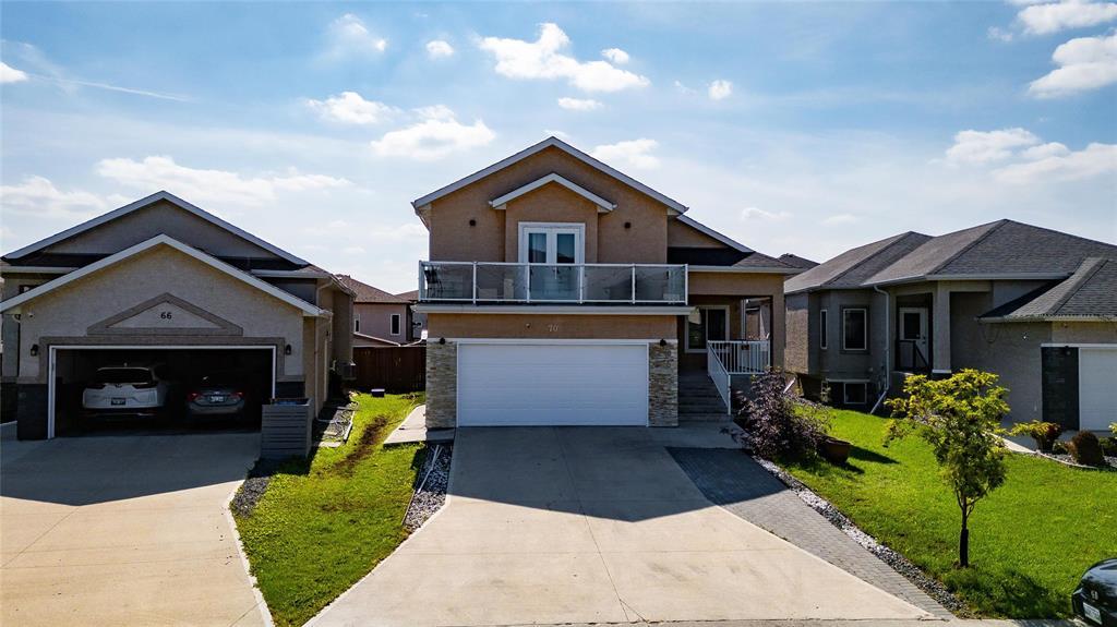 Photo 1 of 70 Wildbrook Bay, Winnipeg MB