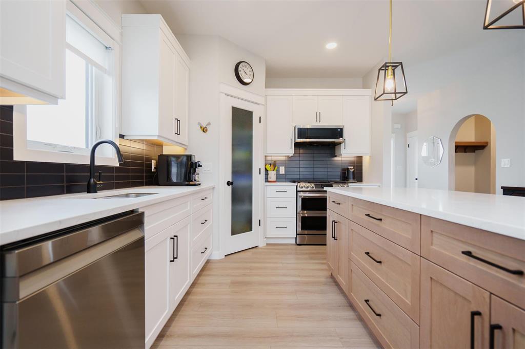 Photo 7 of 29 Cairn Crescent, Dugald MB