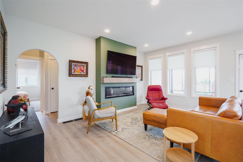 Photo 10 of 29 Cairn Crescent, Dugald MB