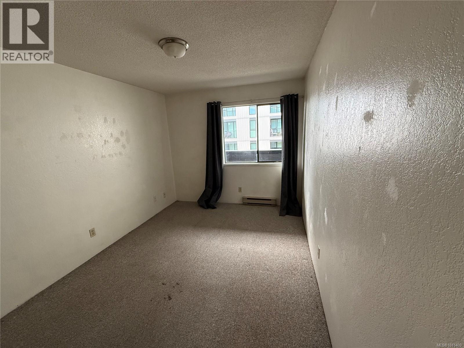 Photo 3 of 306 755 Hillside Ave, Victoria BC