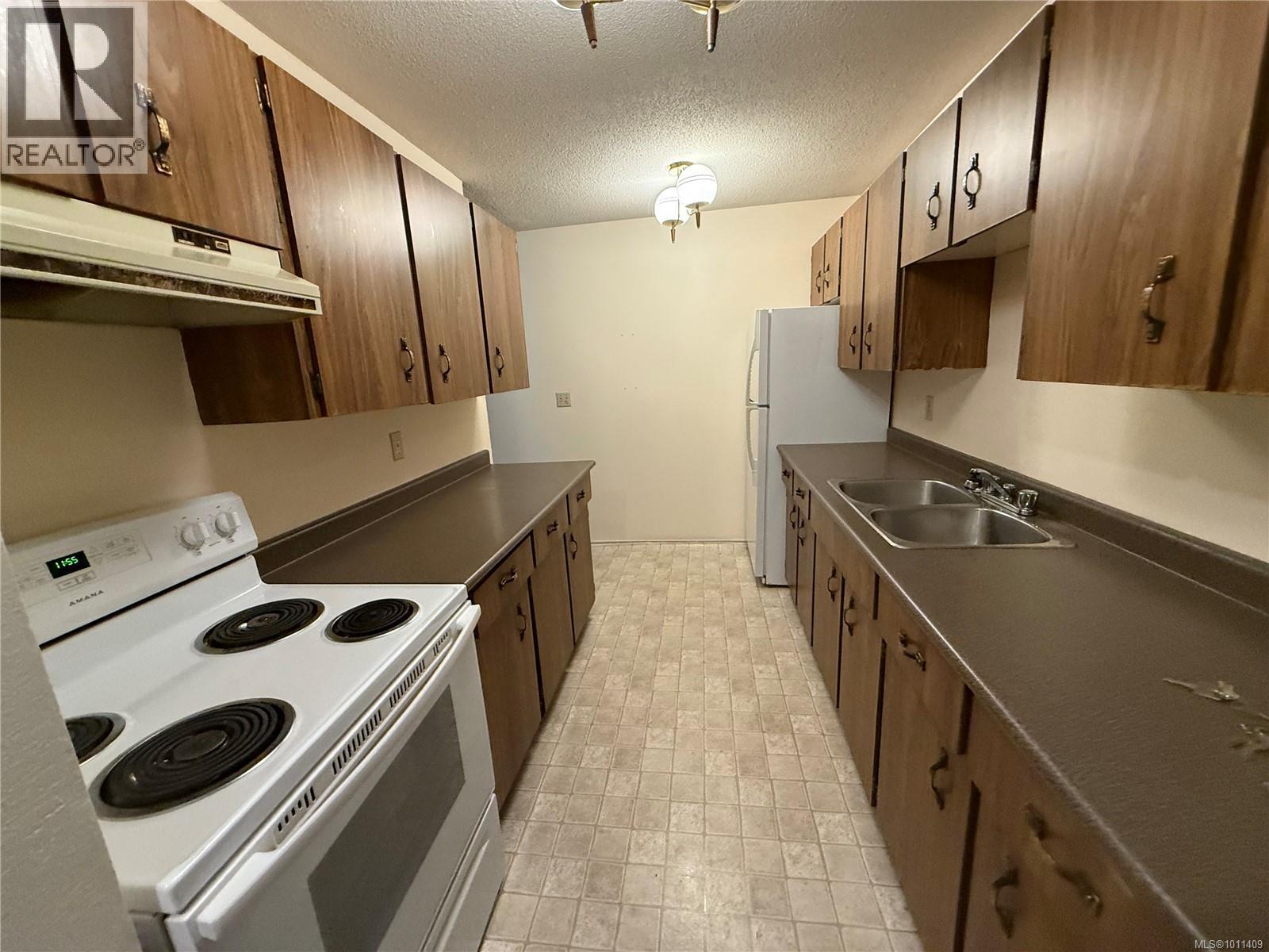 Photo 12 of 306 755 Hillside Ave, Victoria BC
