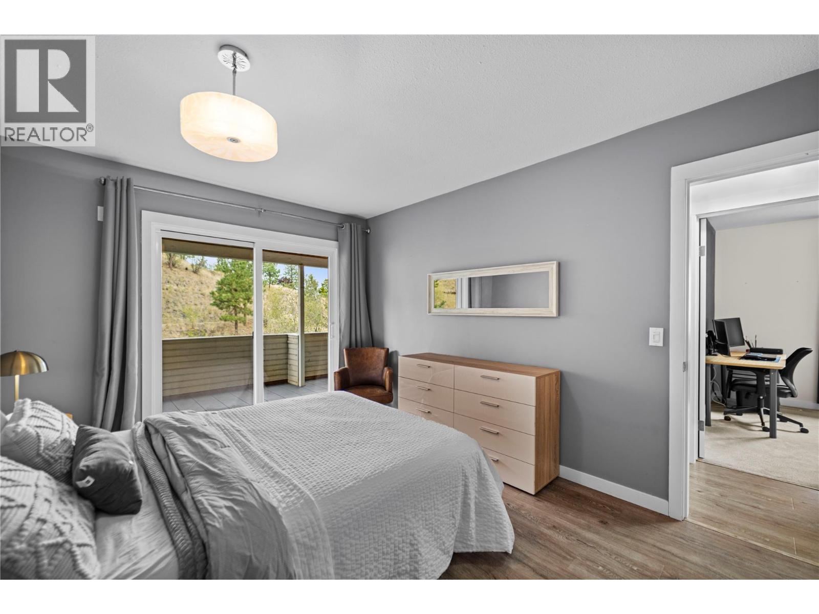 Photo 3 of 626 Gleneagles Drive, Kamloops BC