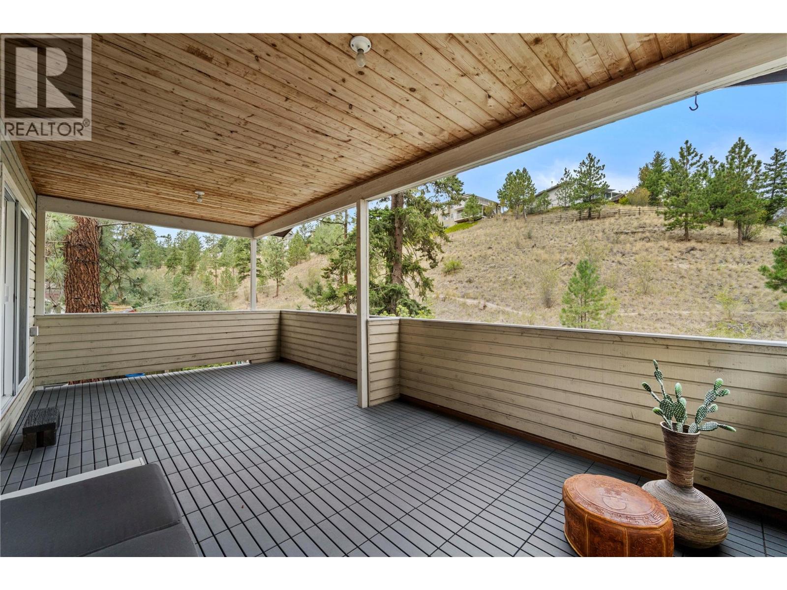 Photo 9 of 626 Gleneagles Drive, Kamloops BC