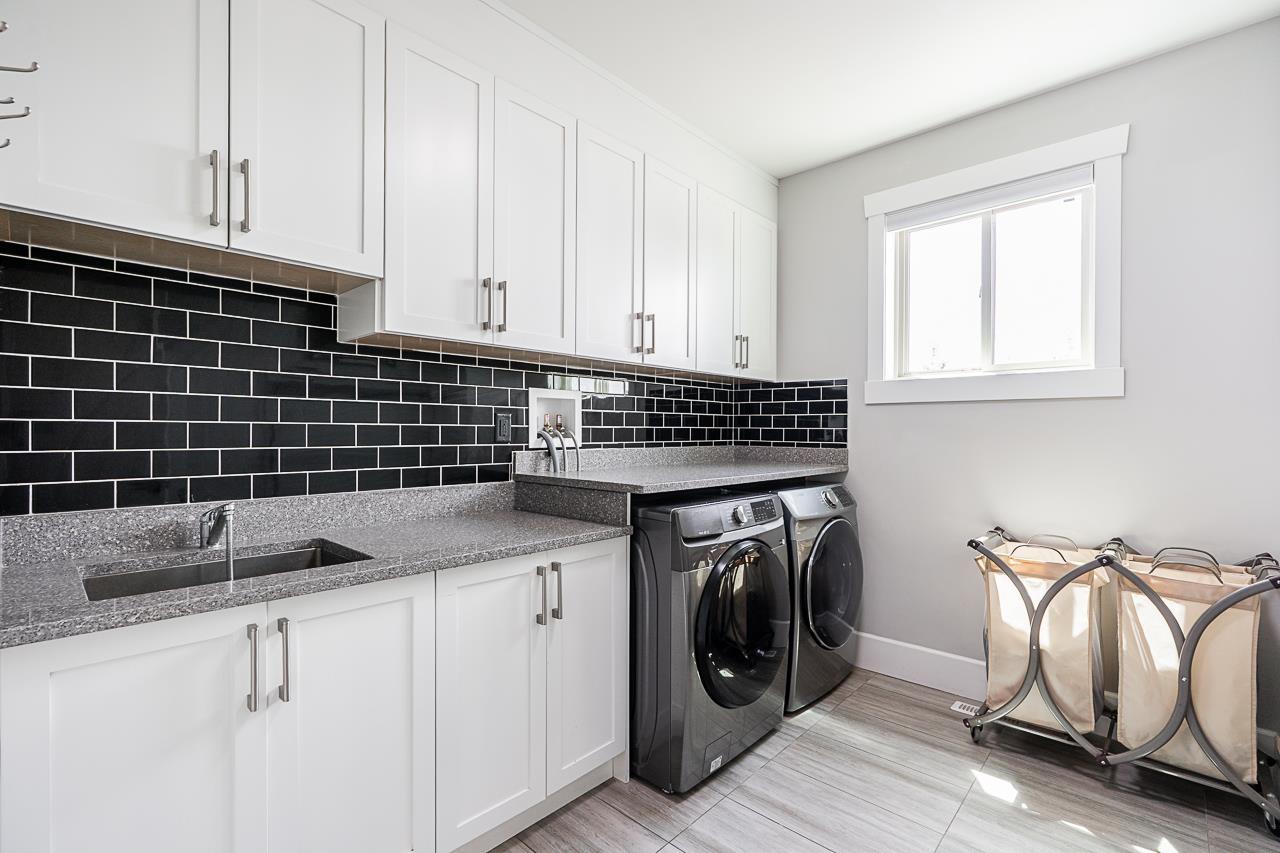 Photo 14 of 27562 48 Avenue, Langley BC