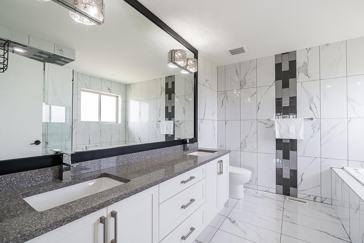 Photo 18 of 27562 48 Avenue, Langley BC
