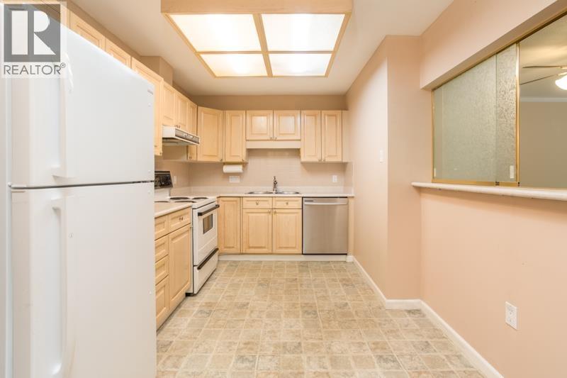 Photo 4 of 10 12071 232 B Street, Maple Ridge BC