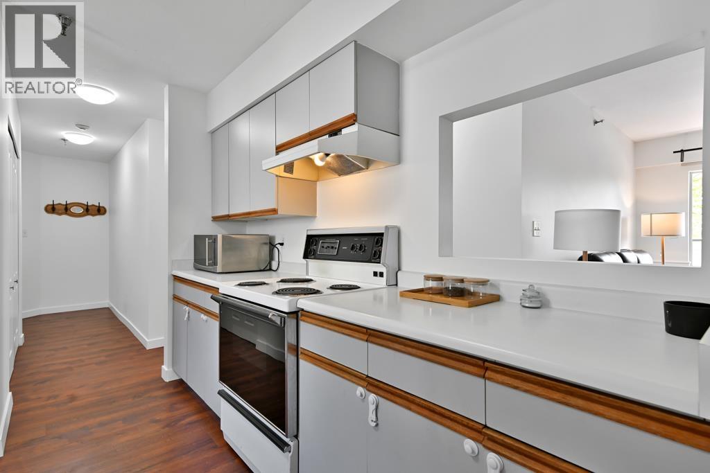 Photo 6 of 213 22661 Lougheed Highway, Maple Ridge BC