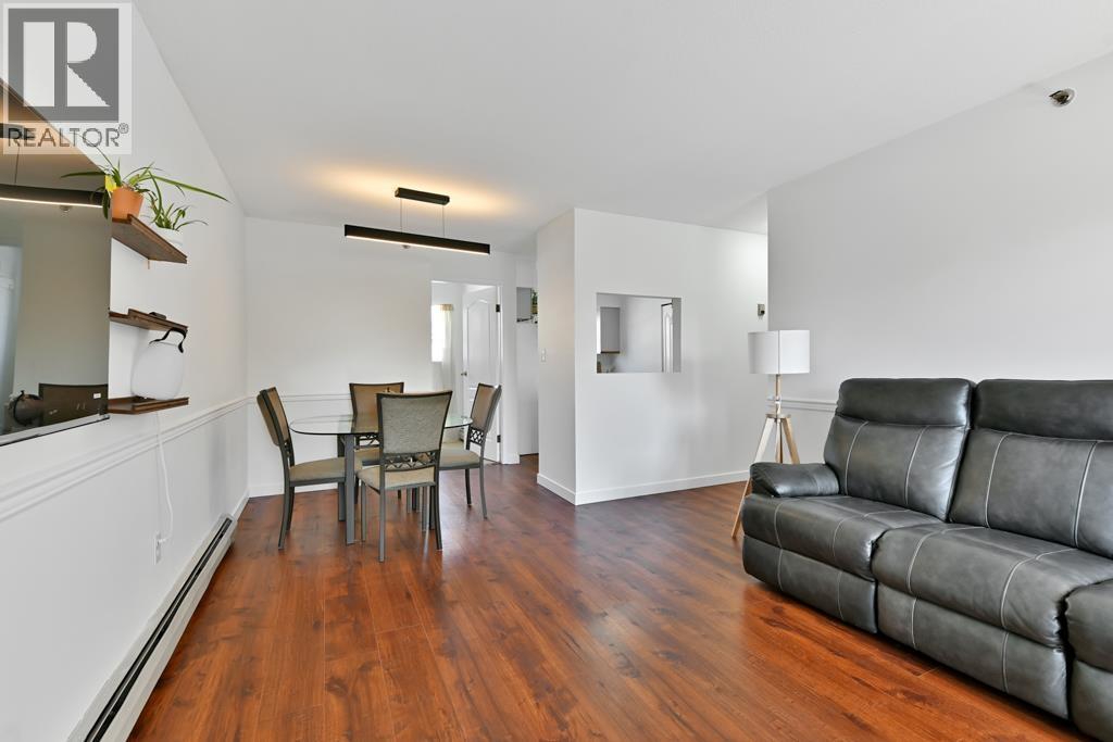 Photo 7 of 213 22661 Lougheed Highway, Maple Ridge BC