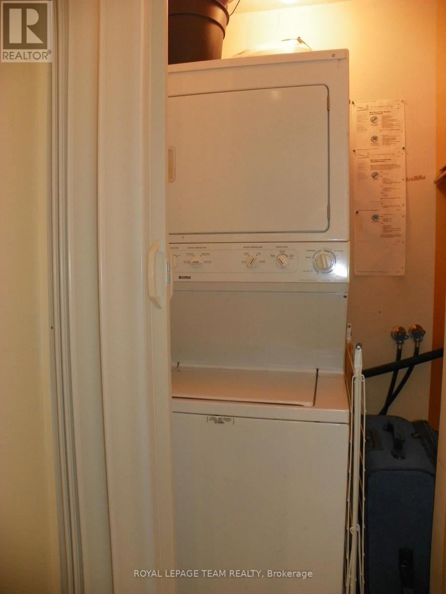 Photo 8 of 5 522 Riverdale Avenue S, Ottawa ON