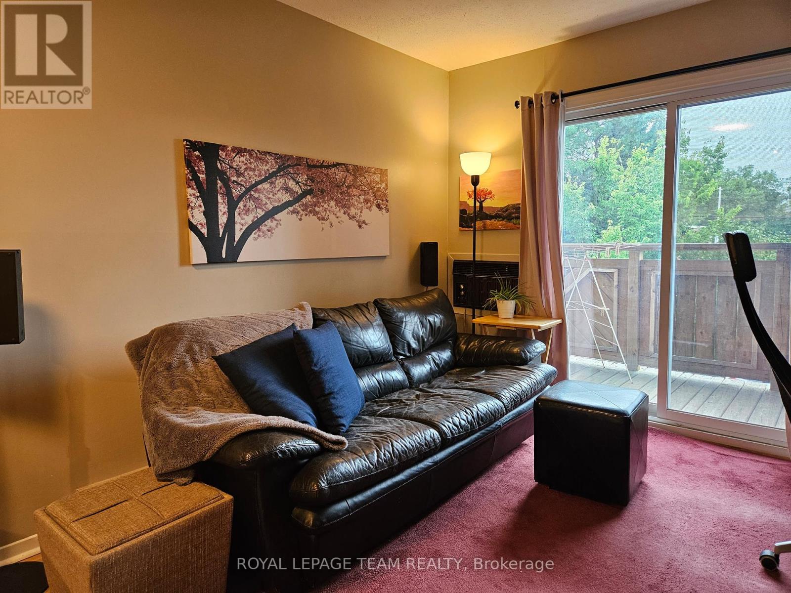 Photo 2 of 5 522 Riverdale Avenue S, Ottawa ON