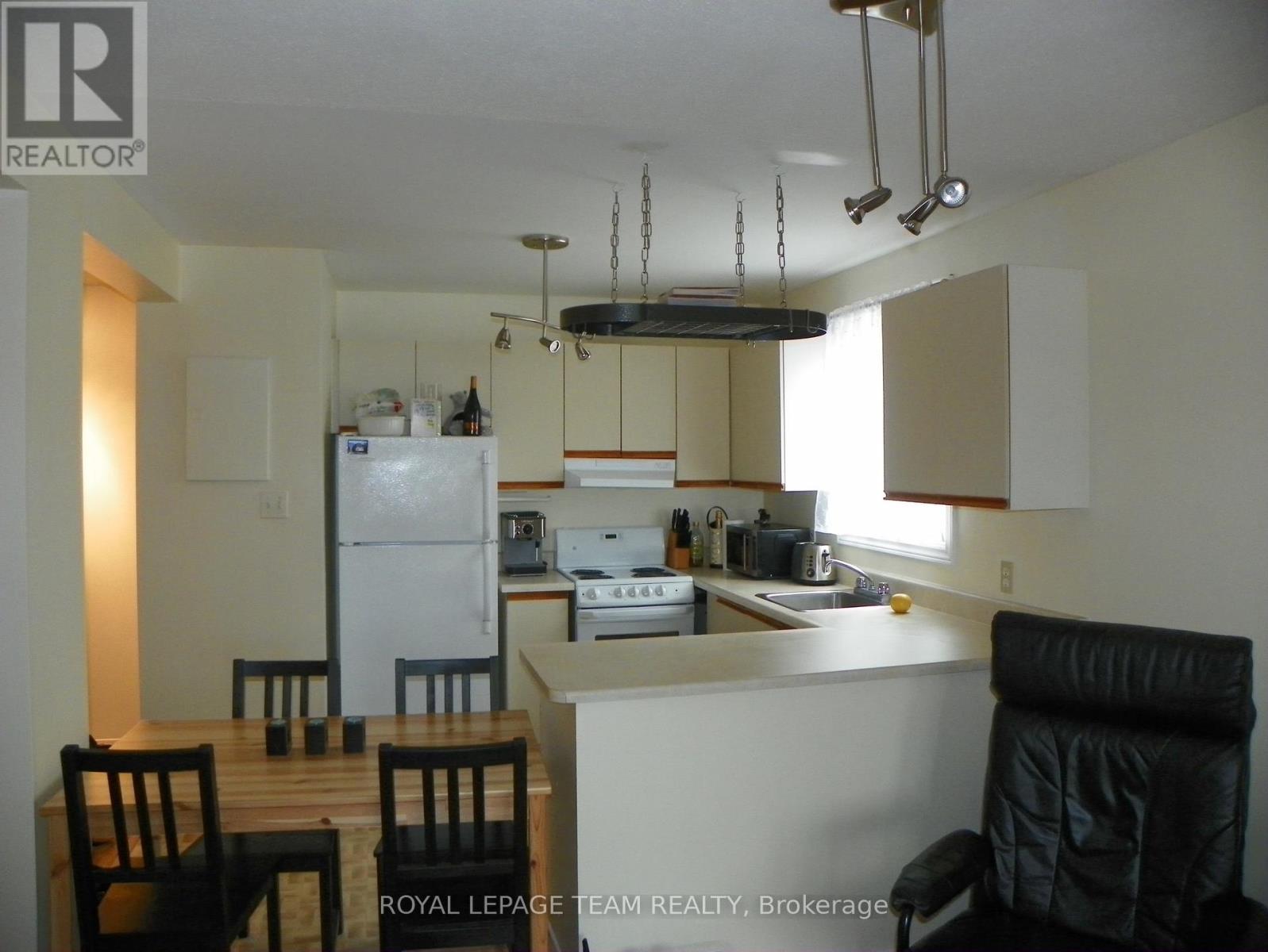 Photo 22 of 5 522 Riverdale Avenue S, Ottawa ON
