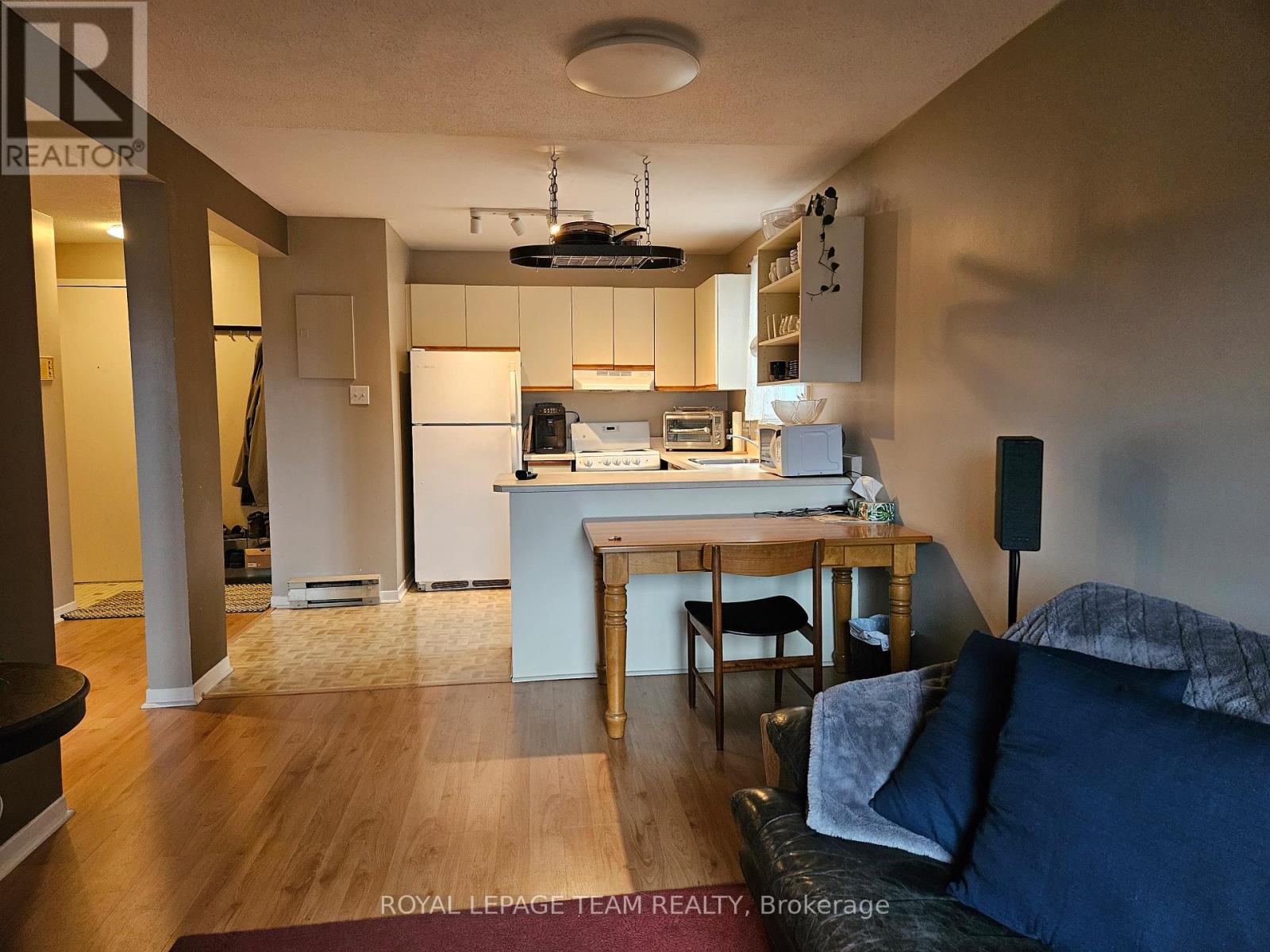 Photo 10 of 5 522 Riverdale Avenue S, Ottawa ON