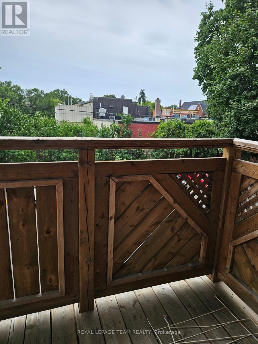 Photo 9 of 5 522 Riverdale Avenue S, Ottawa ON