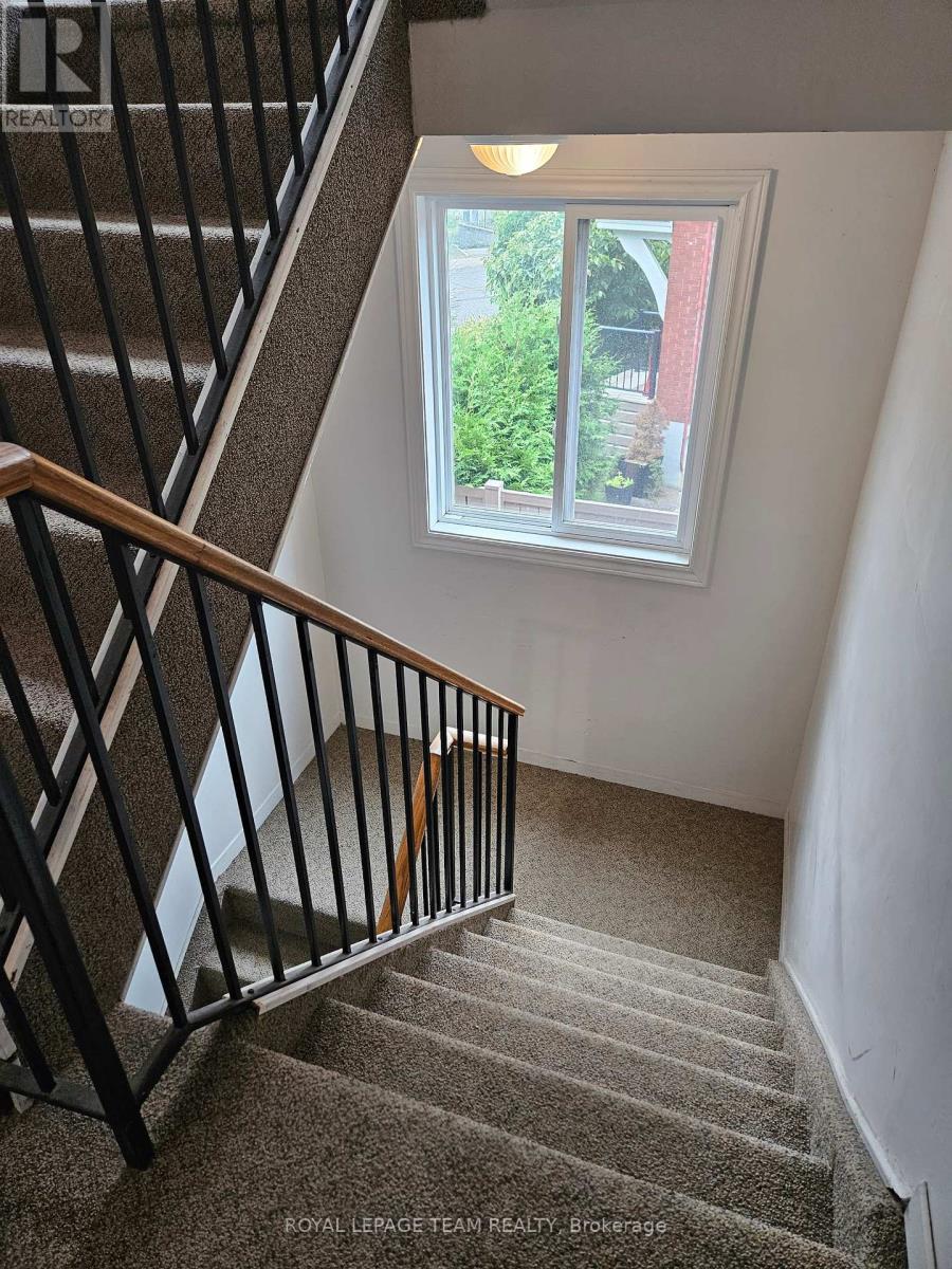 Photo 1 of 5 522 Riverdale Avenue S, Ottawa ON