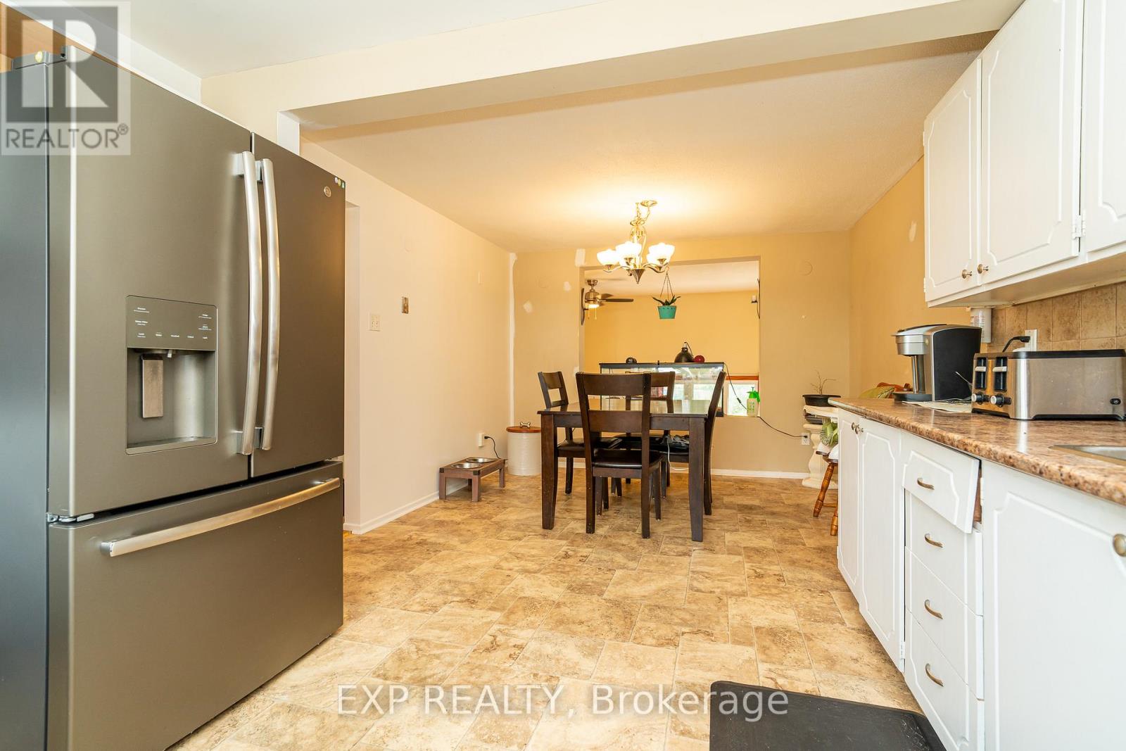 Photo 33 of 40 2296 Orient Park Drive, Ottawa ON