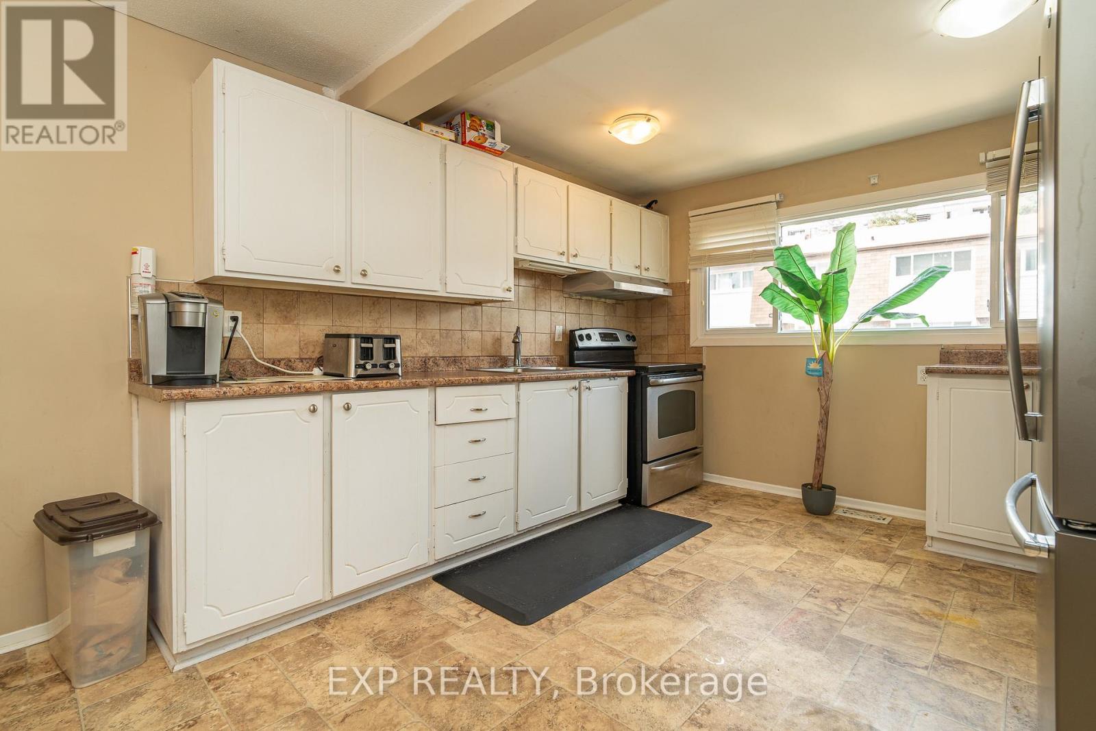Photo 30 of 40 2296 Orient Park Drive, Ottawa ON