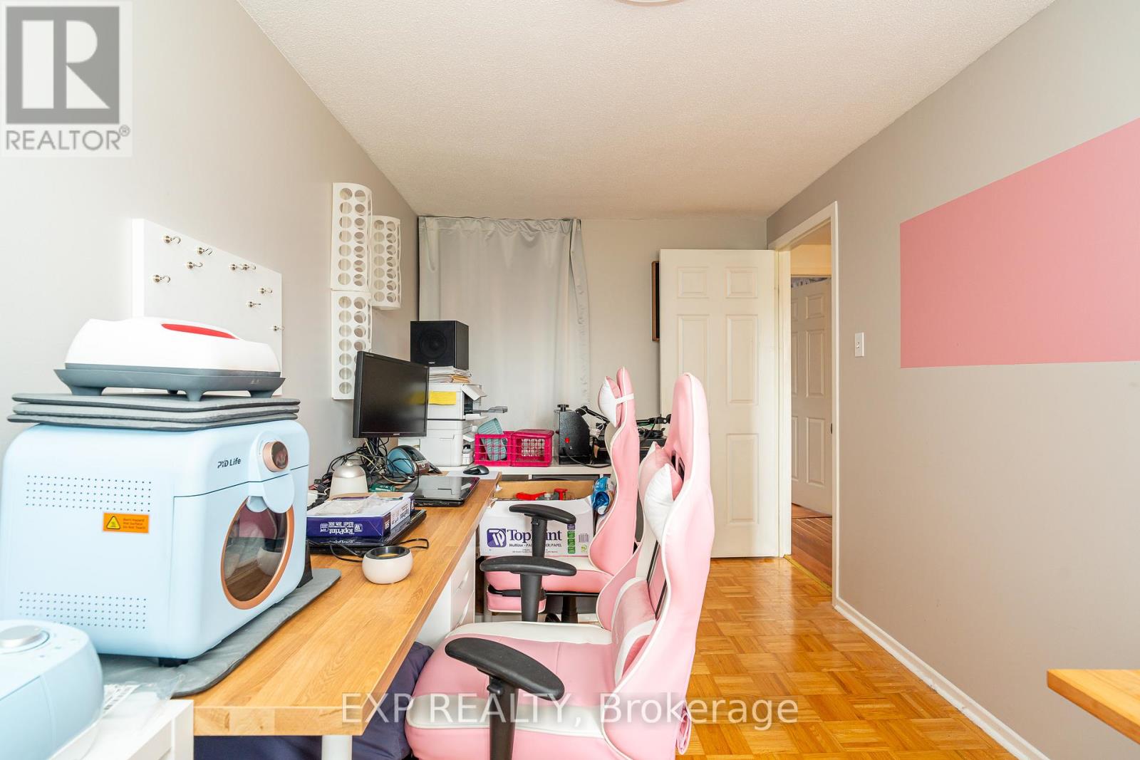 Photo 16 of 40 2296 Orient Park Drive, Ottawa ON