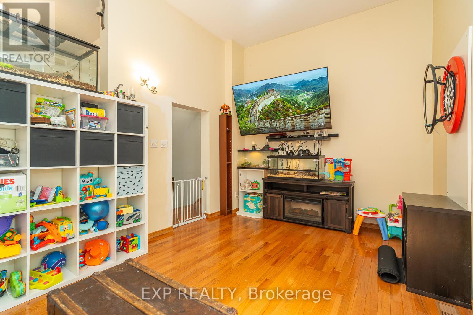 Photo 15 of 40 2296 Orient Park Drive, Ottawa ON