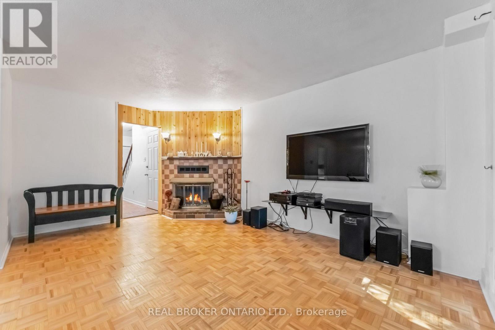 Photo 10 of 77 Priam Way, Ottawa ON