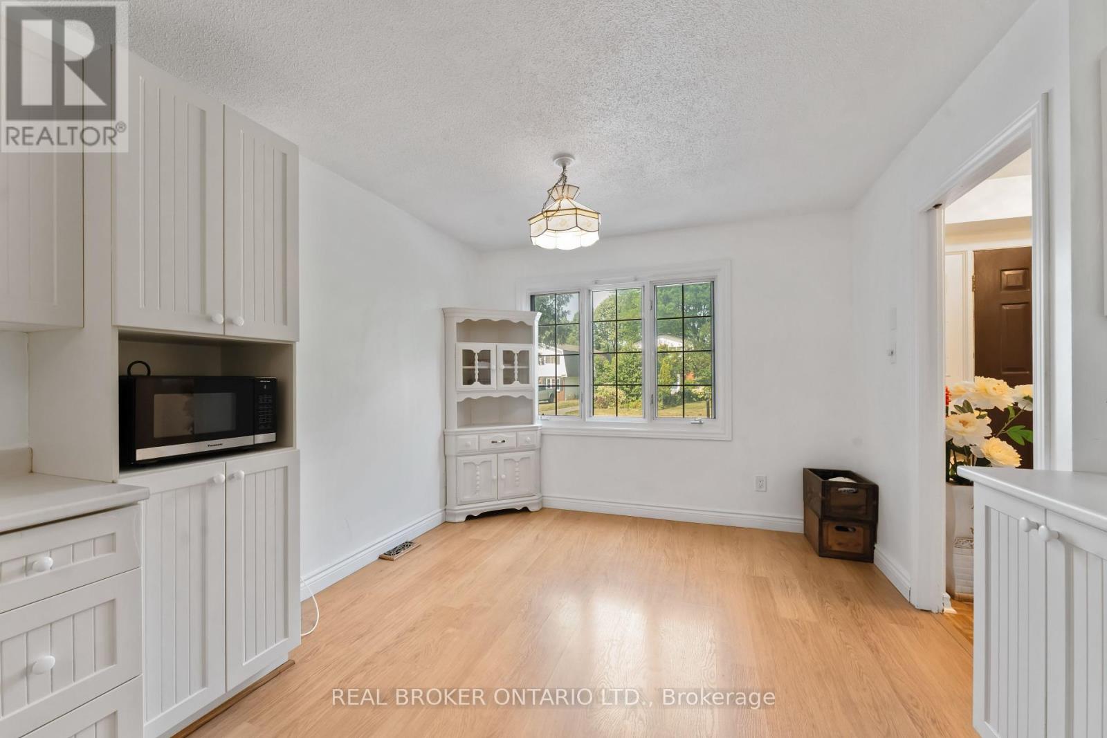 Photo 17 of 77 Priam Way, Ottawa ON