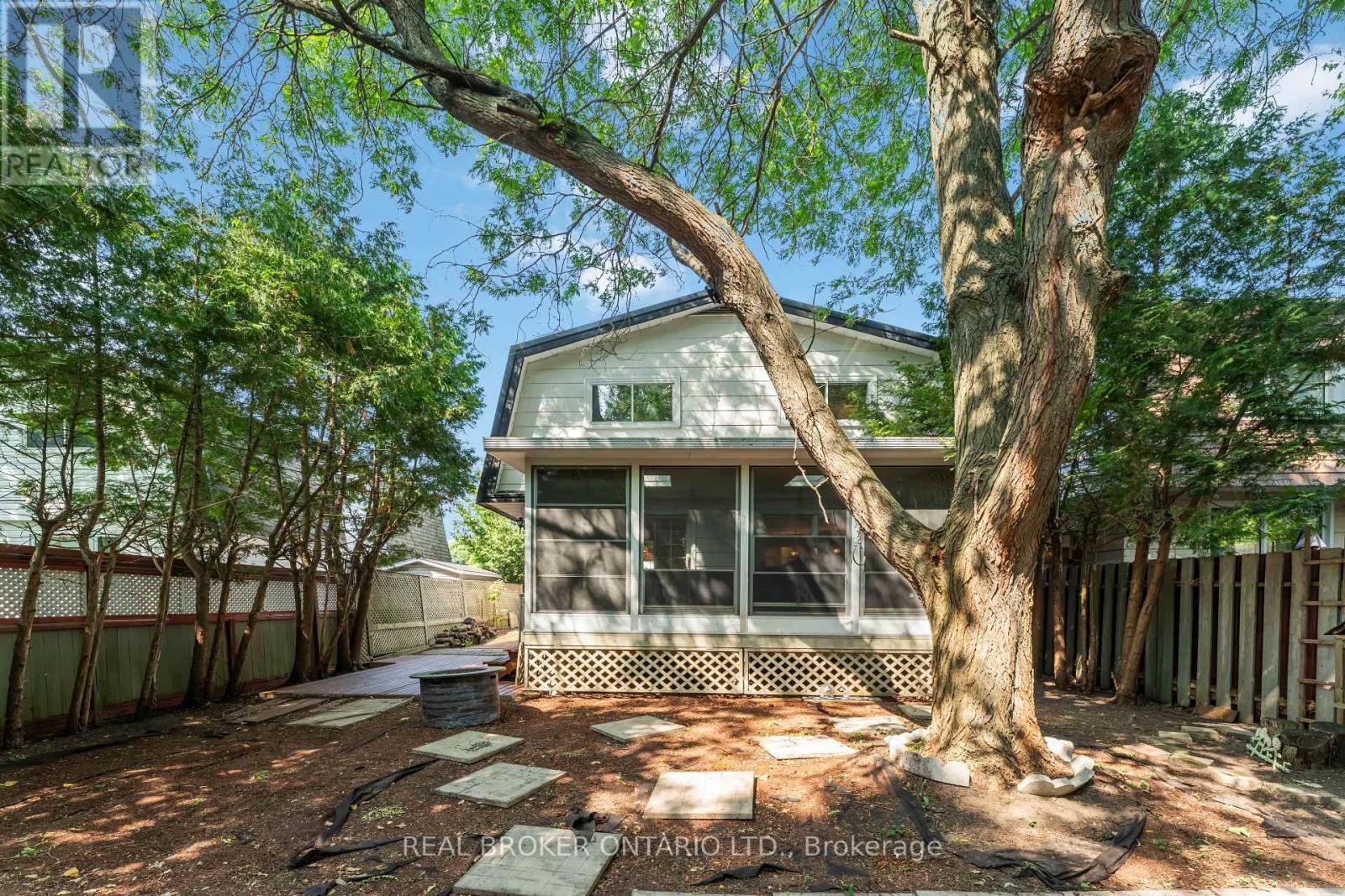 Photo 37 of 77 Priam Way, Ottawa ON