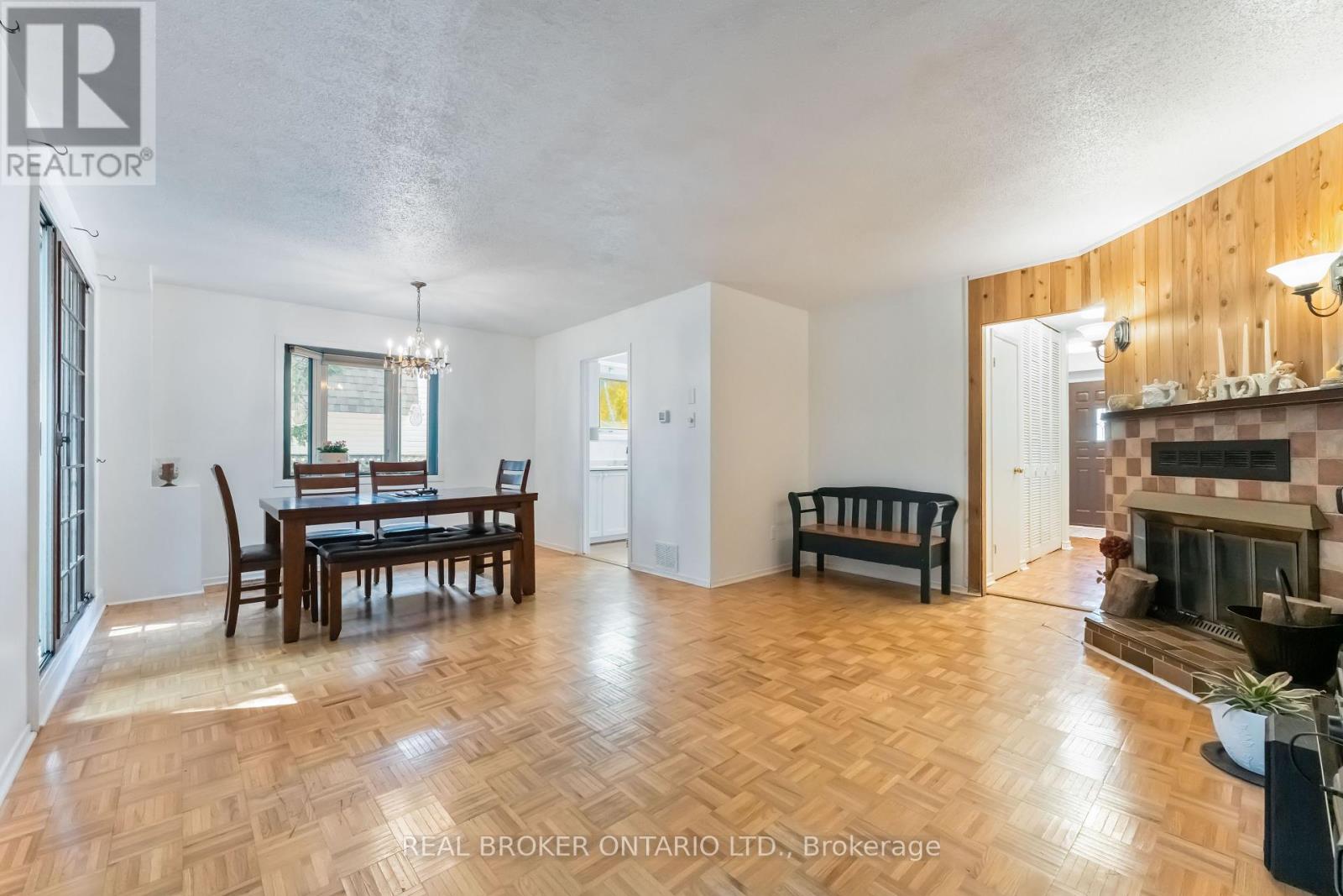 Photo 9 of 77 Priam Way, Ottawa ON