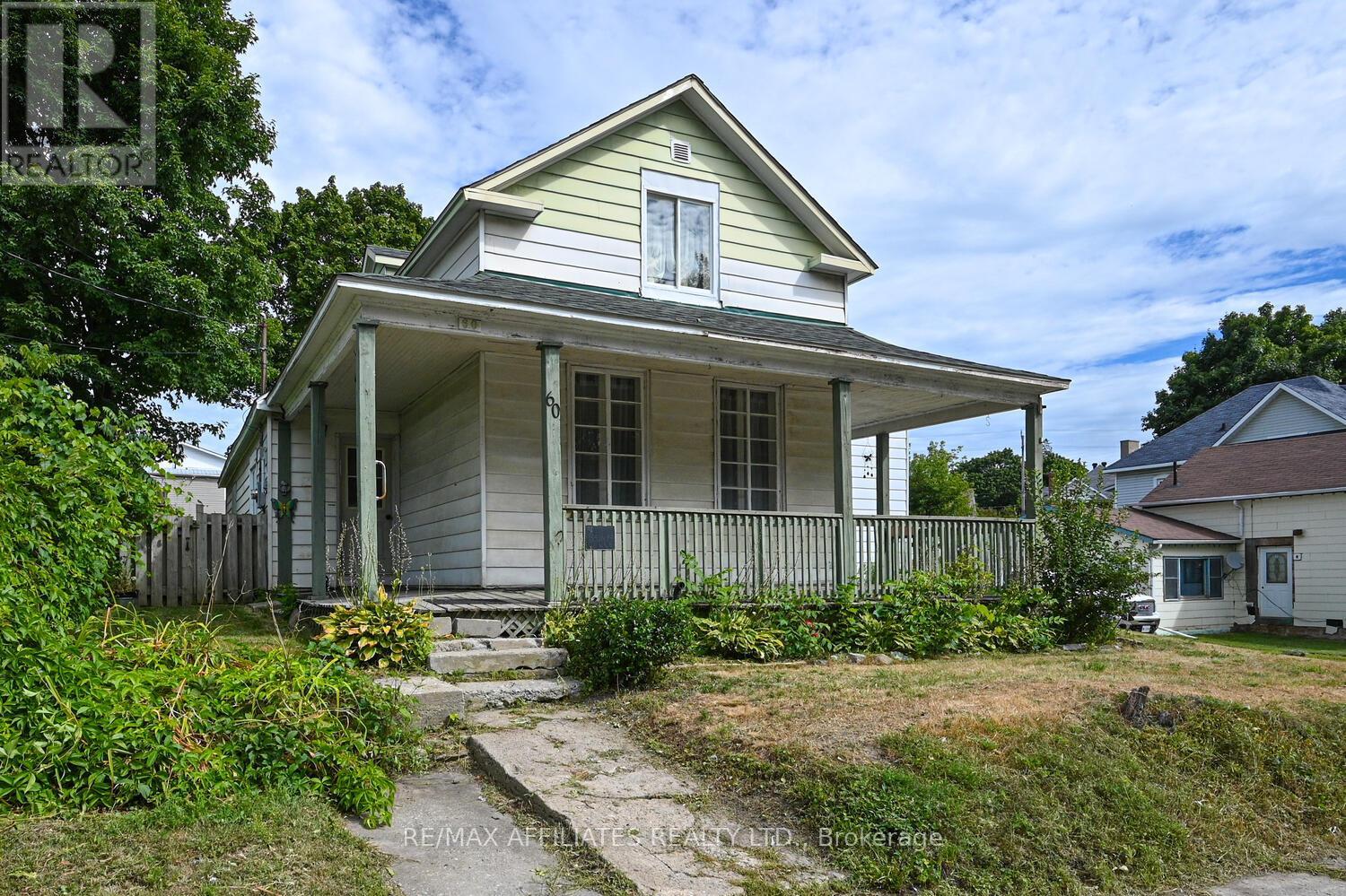 Photo 12 of 60 Chambers Street, Smiths Falls ON