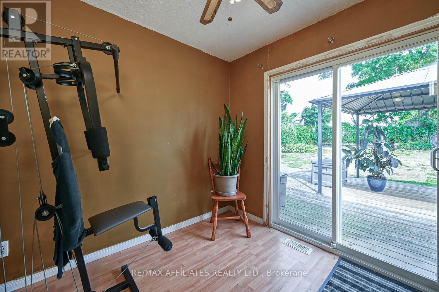 Photo 38 of 60 Chambers Street, Smiths Falls ON